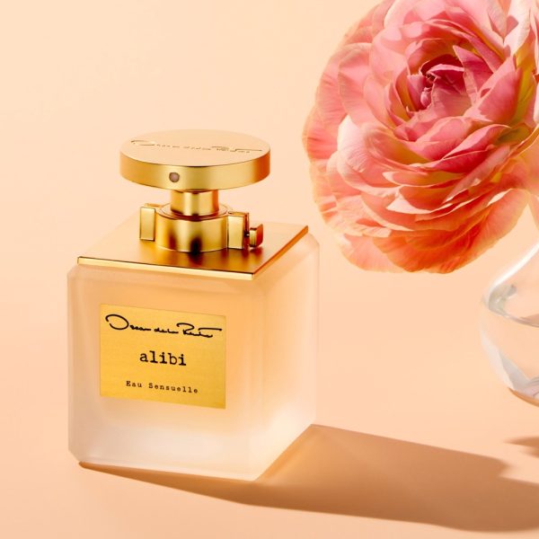 Harmonious Floral oriental Notes in Oscar de la Renta Alibi Eau Sensuelle