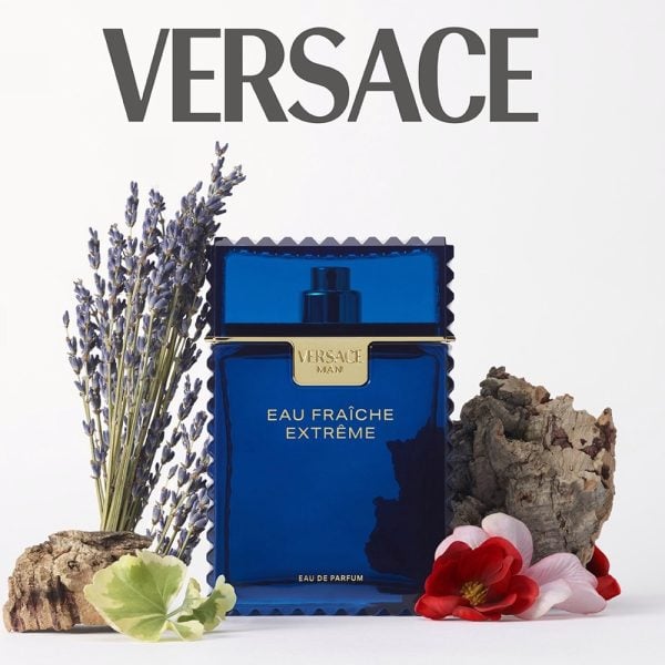 Aromatic Woody Notes of Versace Eau Fraiche Extreme EDP