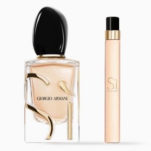 The Giorgio Armani Si Gift Set Features Si Eau De Parfum 50ml and EDP Travel Spray 10ml.