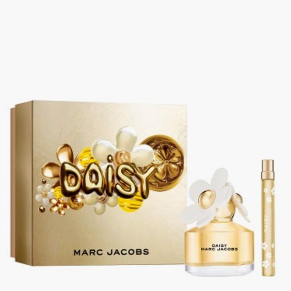 The Marc Jacobs Daisy Gift Set Features Daisy Eau de Toilette 50ml and EDT Travel Spray 10ml.​