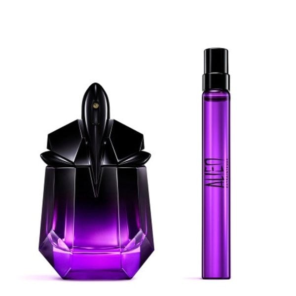 The Mugler Alien Extraintense Gift Set Features: Alien Extraintense Eau de Parfum Intense 30ml and EDP Intense Travel Spray 10ml.