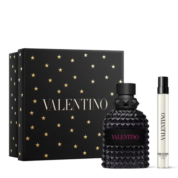 The Valentino Uomo Born In Roma Extradose Gift Set Features Uomo Born In Roma Extradose Parfum 50ml and Parfum Travel Spray 10ml.
