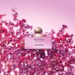 Signorina Romantica Eau de Parfum captures the spirit of contemporary romance in a radiant symphony of scent.